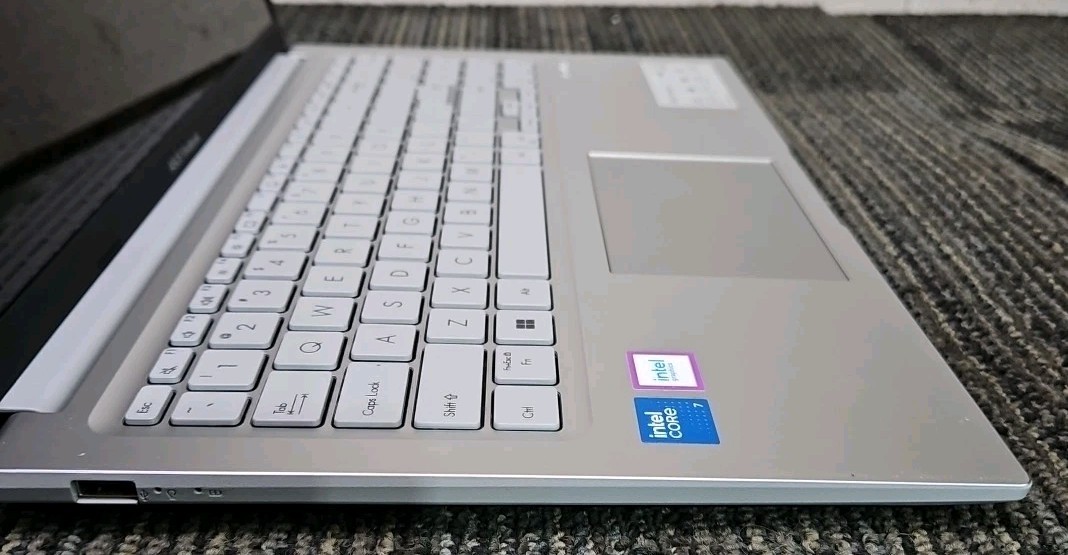 ASUS F1504V Vivobook 15.6″ i7-150U 16GB, MEMORY, 512GB SSD Laptop
