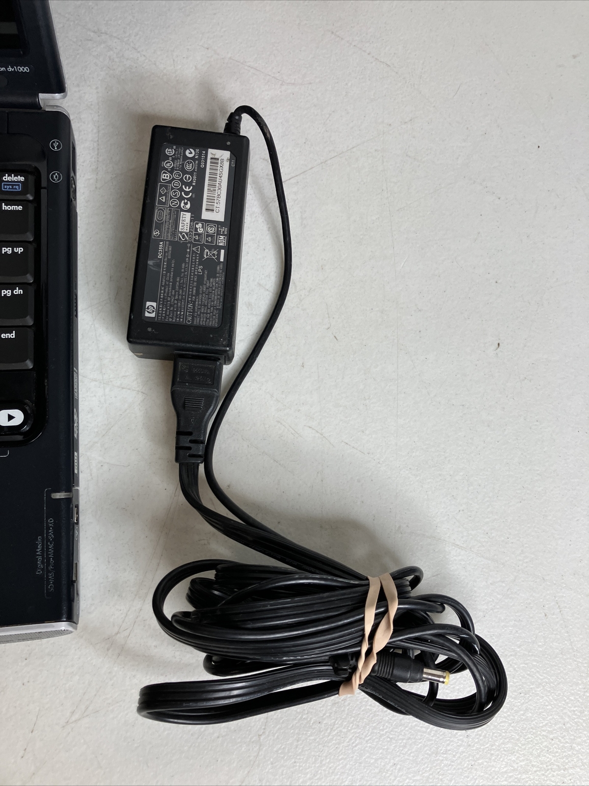 HP Pavilion DV1000 Laptop W/ Charger & Bag / For Parts or Repair