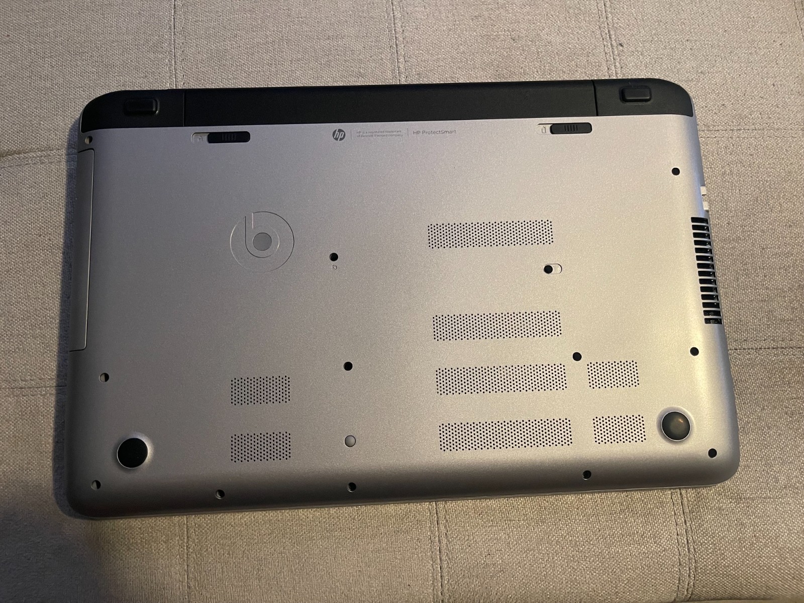 HP Envy 17t-k100 17.3″ Laptop i7-4710HQ 12GB RAM 256 GB SSD 2.50Ghz Win 10 home