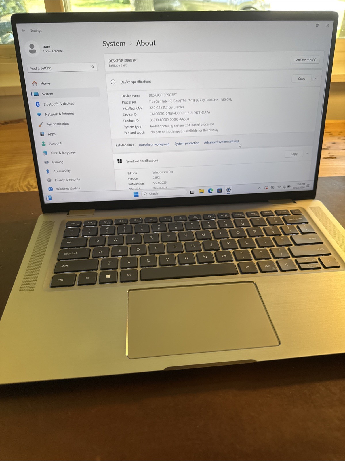 Dell Latitude 9520 15.6in FHD – Intel i7-1185G7 – 32GB RAM 1TB SSD – POOR BATT