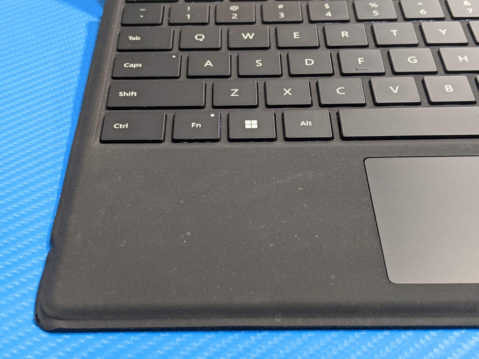 MS Surface Pro 1796 12.3″ 2736×1824 TOUCH i5-7th Gen 2.6GHz 4GB 128GB SSD AS-IS