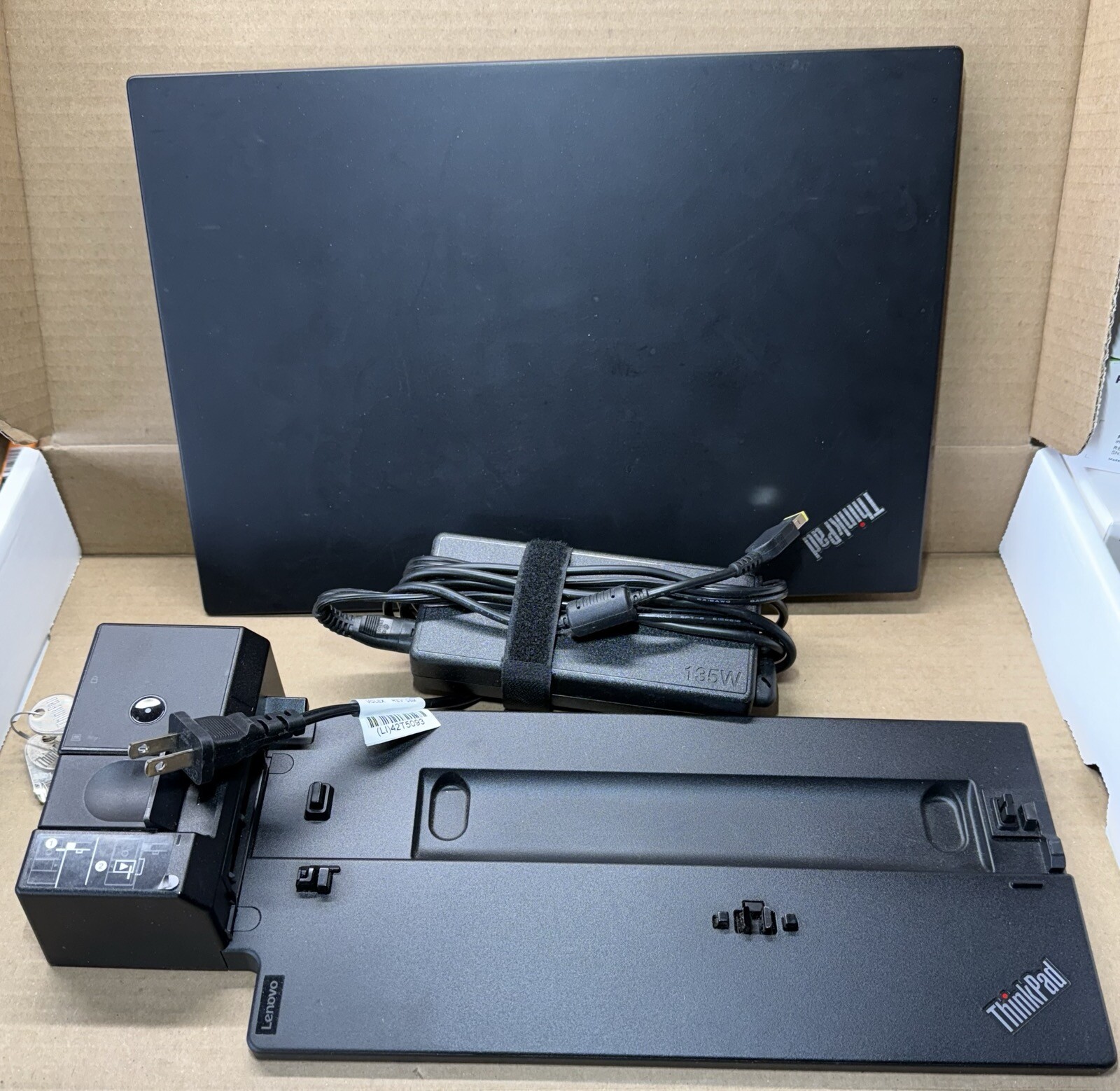 Lenovo Thinkpad T490s i7-8665U 1.9GHz, 8GB, 14″, No Drive, Dock, AC Adapter