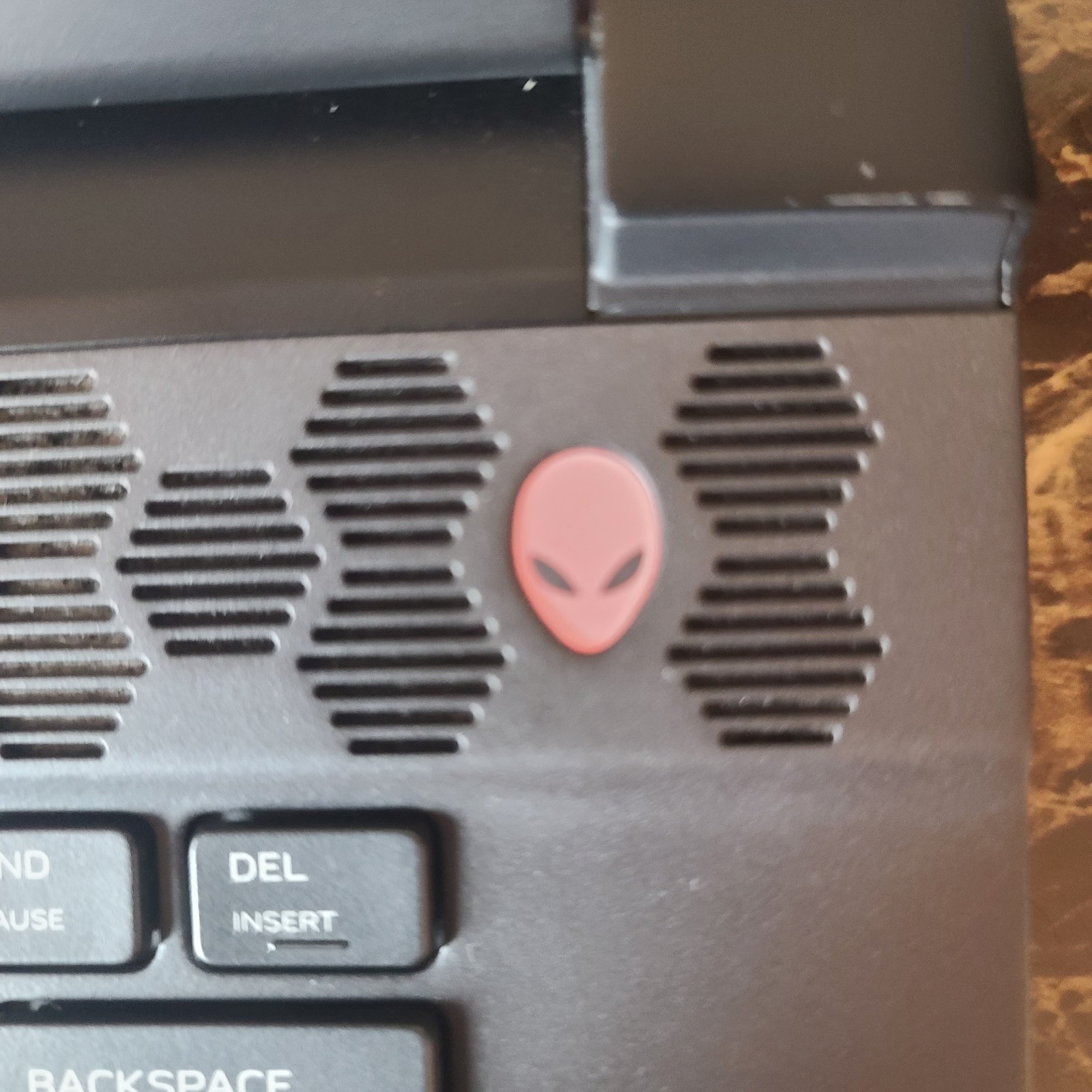 ALIENWARE M15 R2 GAMING LAPTOP CORE i7-9750H 16GB RAM RTX 2060