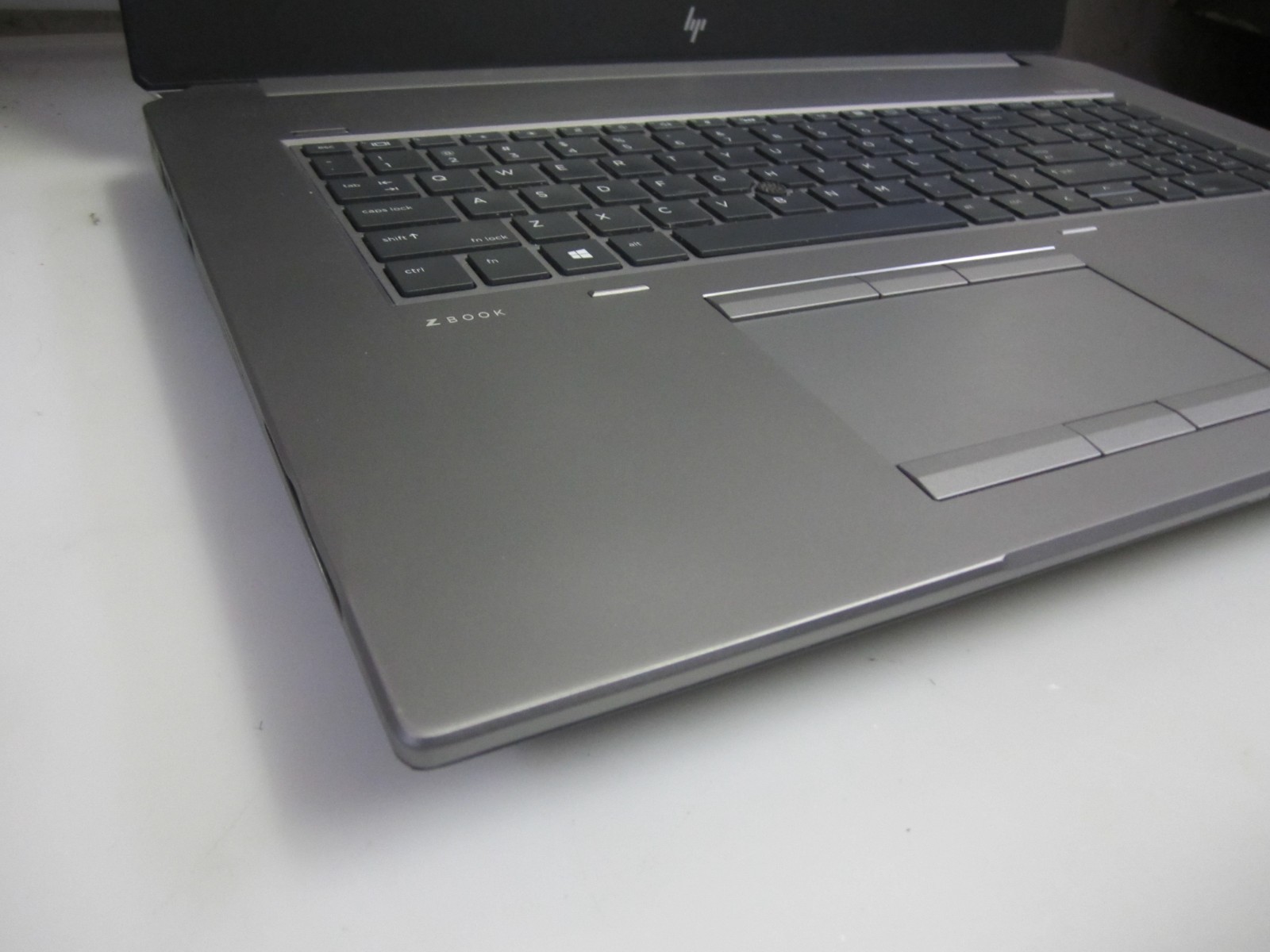 HP ZBook 17 G5 i5-8300H 2.3GHz 16GB/1TB NO OS Laptop + AC READ