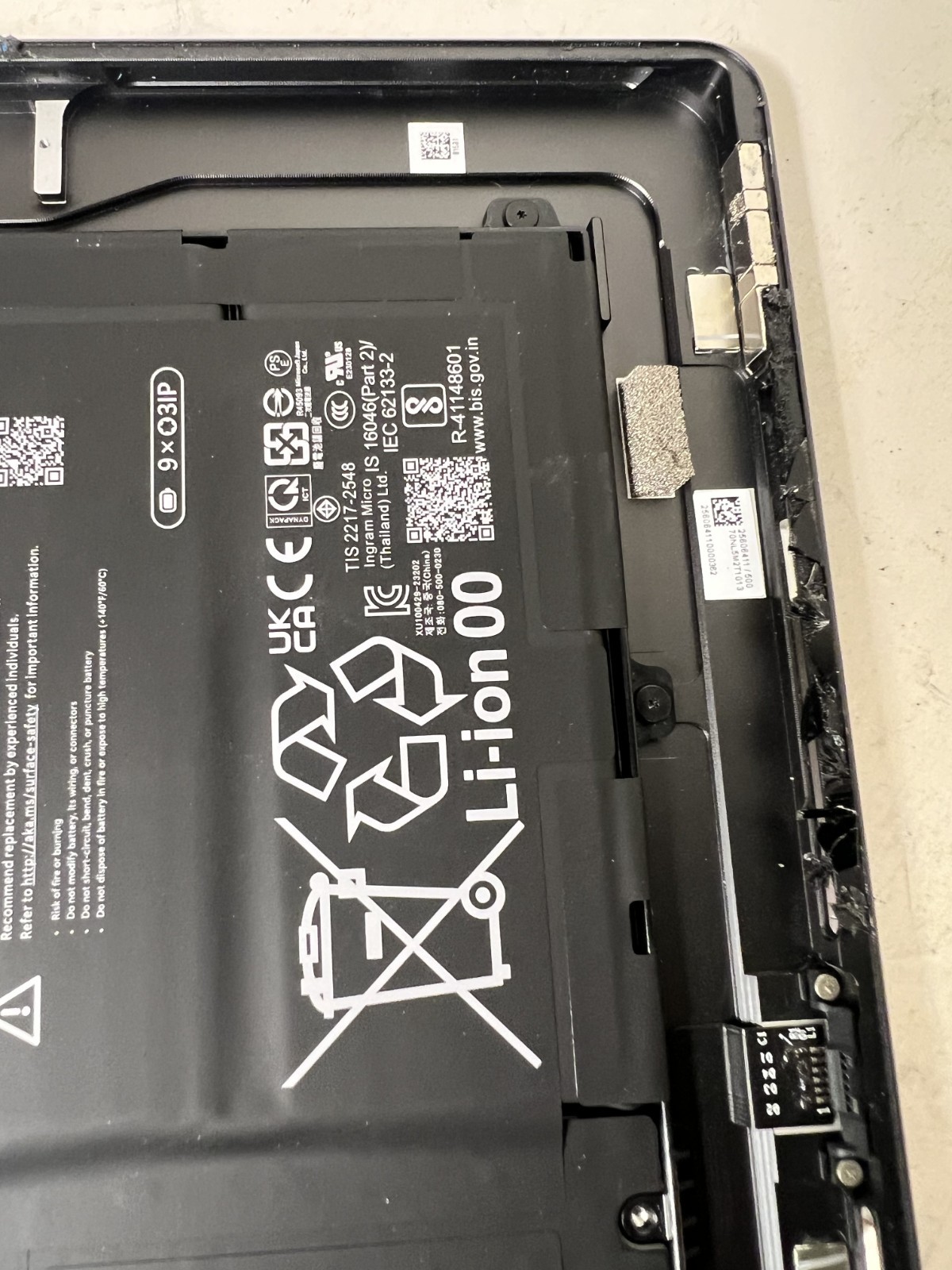 Microsoft Surface Pro 11 2076 13″ Snapdragon X Plus 3.4GHz 16GB NO SSD NO SCREEN