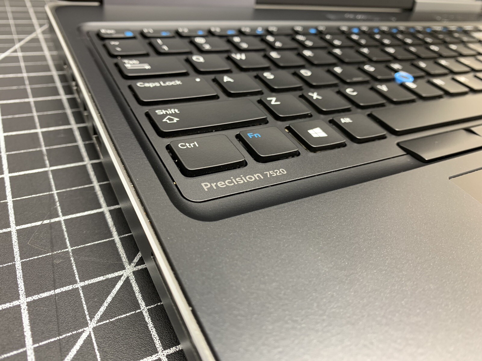 Dell Precision 7520 CORE i7 7th Gen | NO RAM/SSD | DEAD | #T871