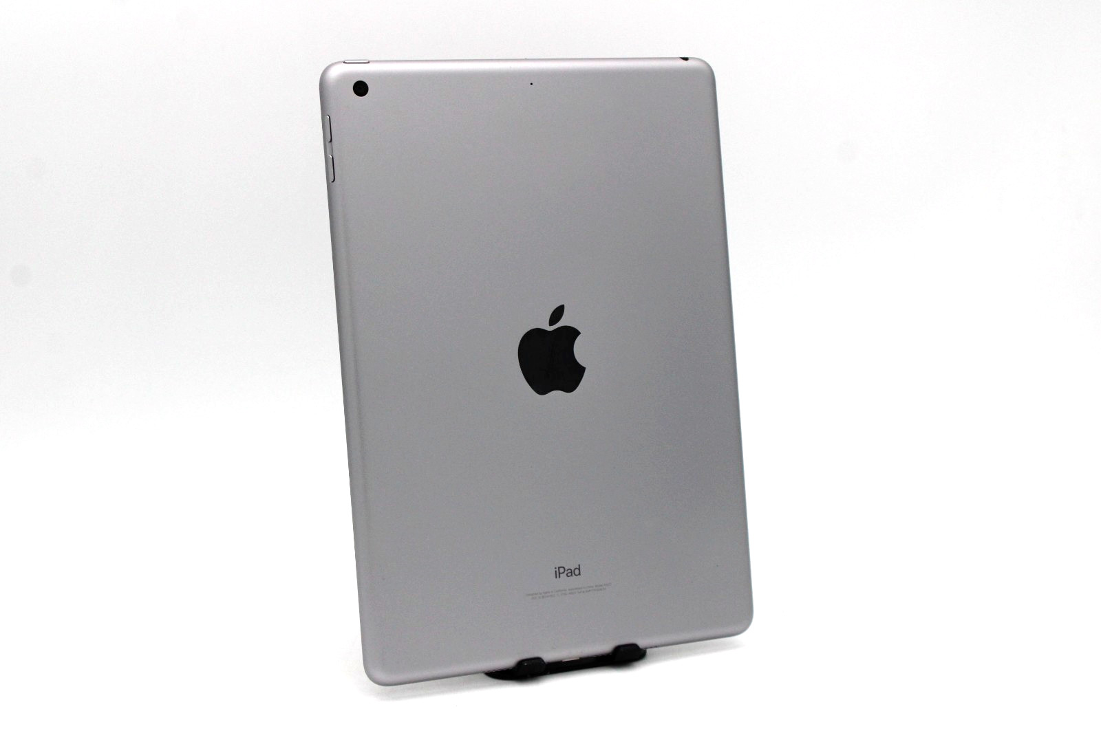 Apple iPad 5th Gen A1822 32GB Wi-Fi 9.7 Gray