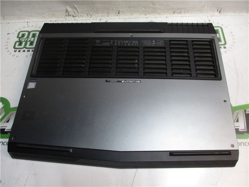 Alienware M17 R4 Laptop i7-7820HK 2.9GHz 32GB 512GB SSD GTX 1080 Win 10 Pro COA