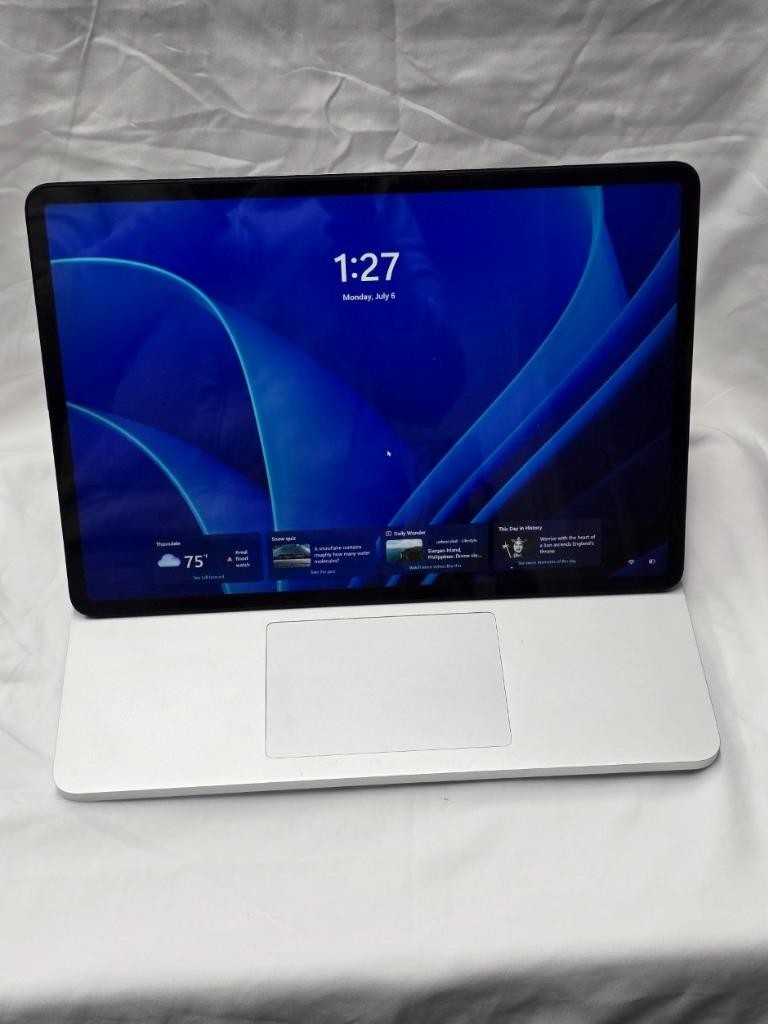 Microsoft Surface Laptop Studio 2 14.4” Touchscreen Laptop – 32 Gb / 1TB SSD *C