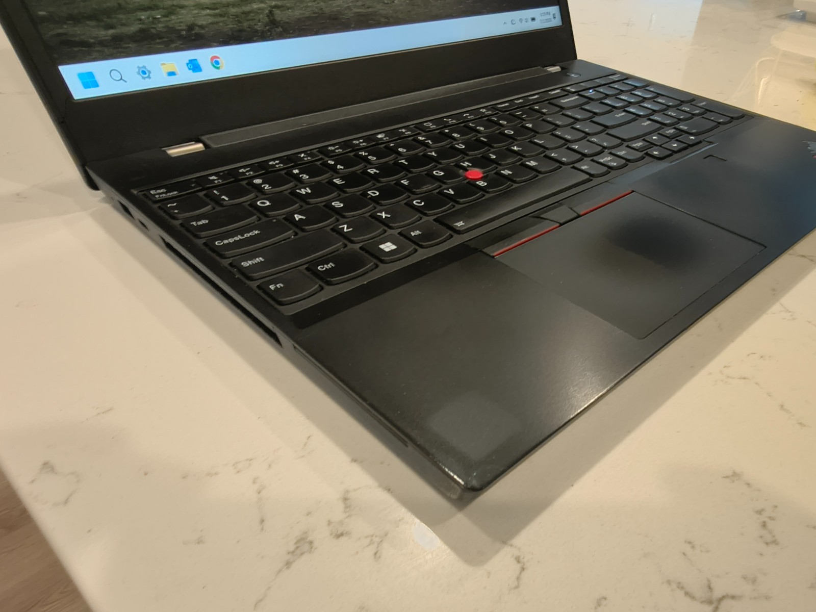 Lenovo ThinkPad T15p Gen 2 – i7 – 32GB RAM – GTX 1650 – Windows 11 Pro