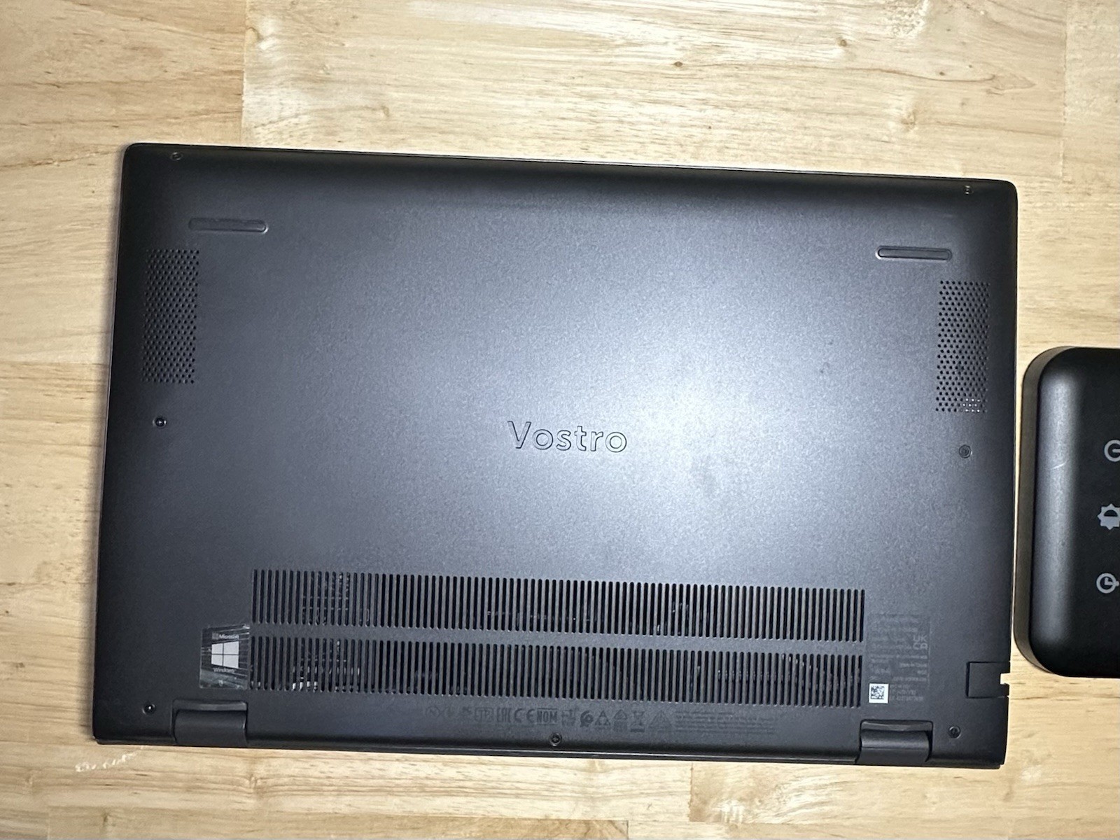 Dell Vostro 5402 14″ i7-1165G7 16GB 512GB CHARGER Included