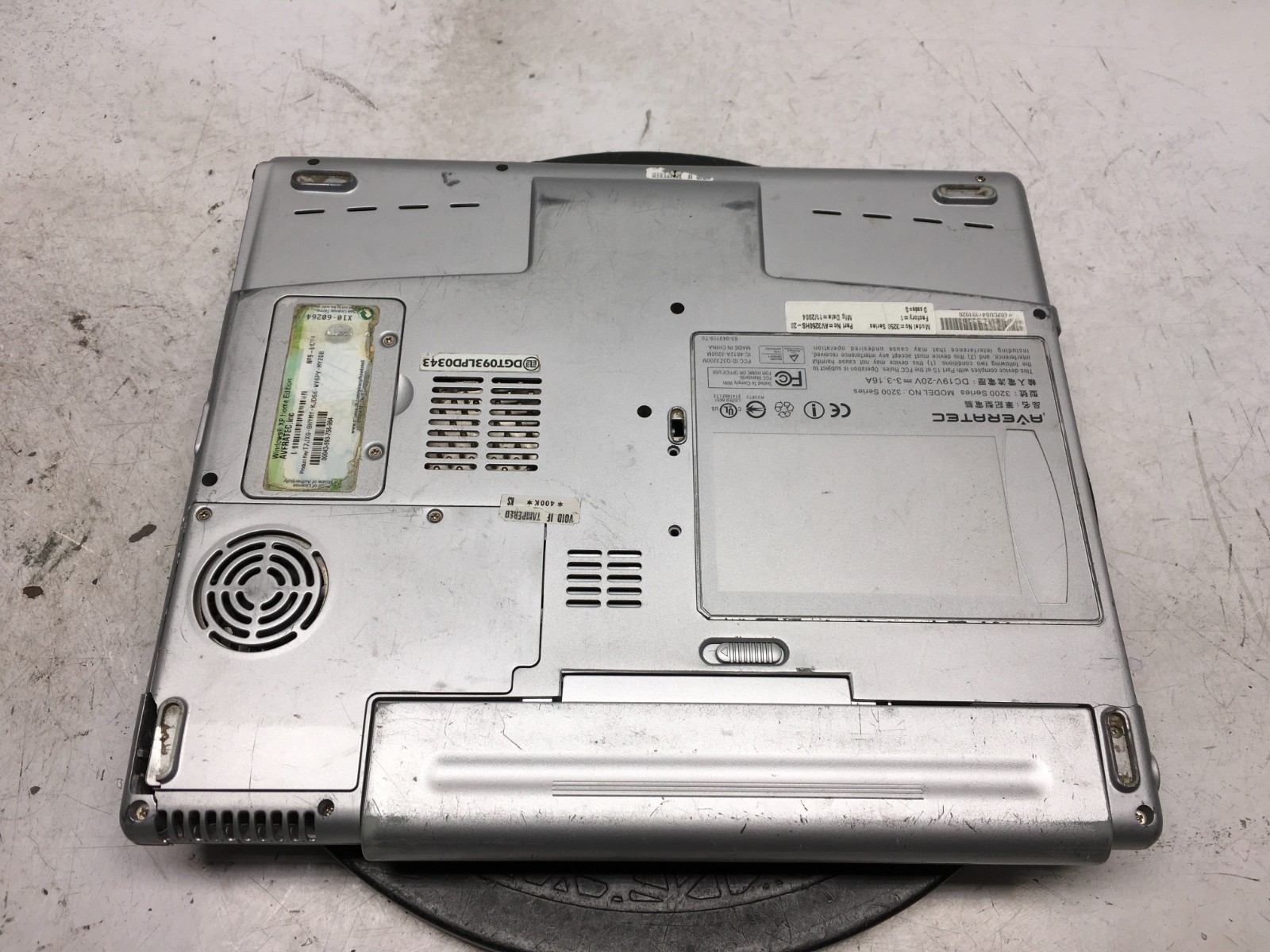 Averatec 3200 AMD Mobile Athlon XP 512 MB NO HDD