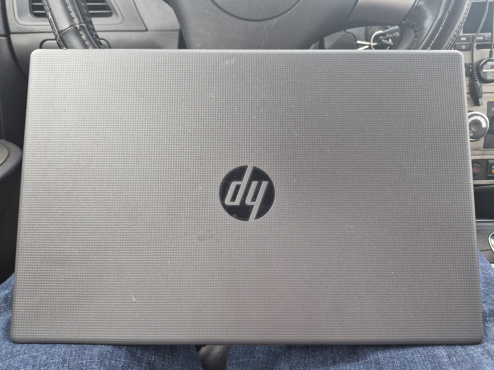 HP Laptop 15 15.6″ Ryzen 3 7330U 16GB RAM 256GB SSD Win 11 Edu Silver