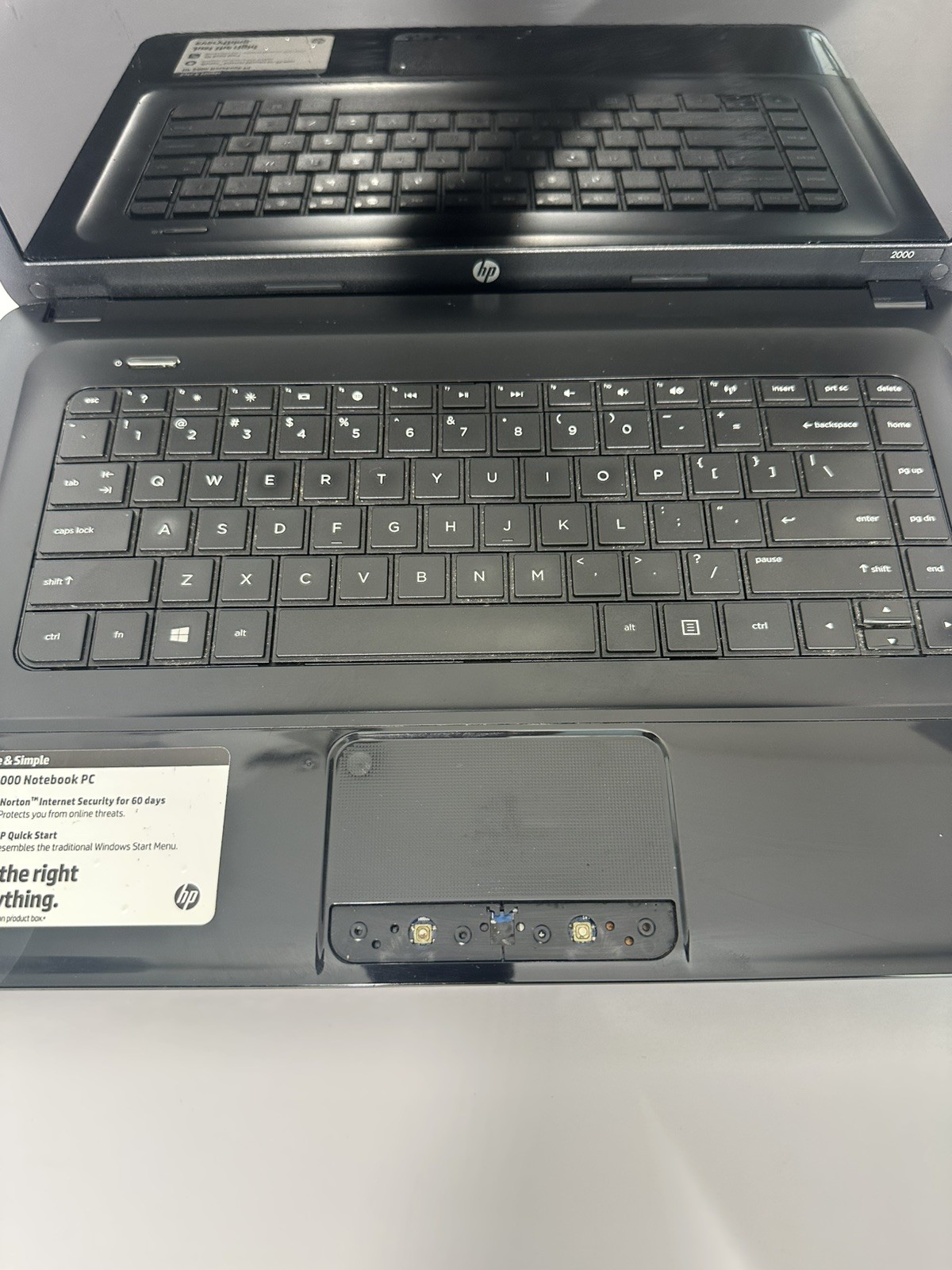 HP 2000-2D09WM With Battery /UNTESTED! UNKOWN!