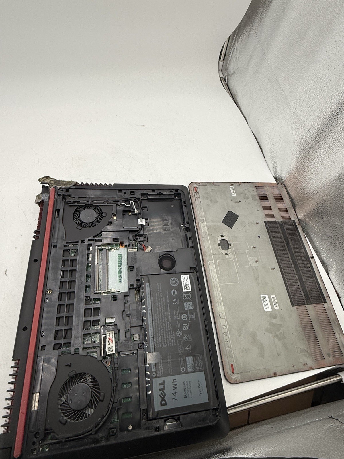 Dell Inspiron 15-7559 15.6″, i5-6300HQ, GTX 960M, NO HDD, NO RAM