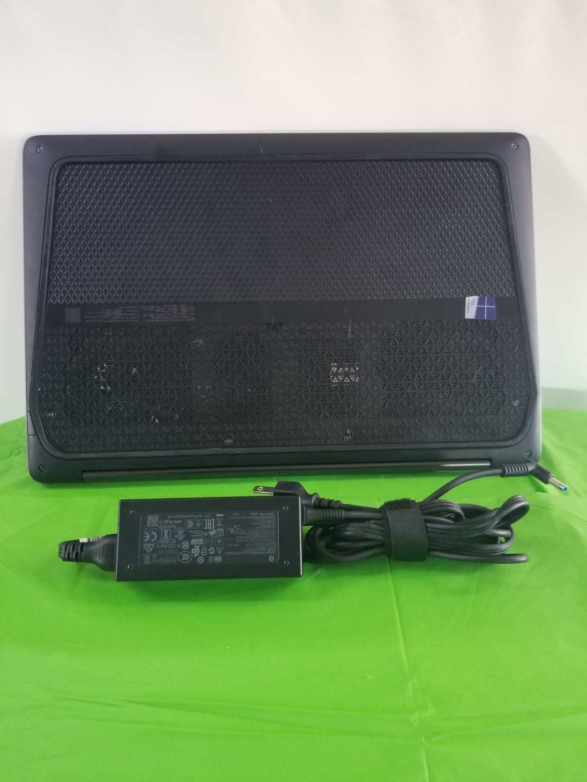 HP ZBook 15 G3 15.6” Xeon E3-1545M V5 2.90GHz 16GB RAM 256GB NVMe WIN 11