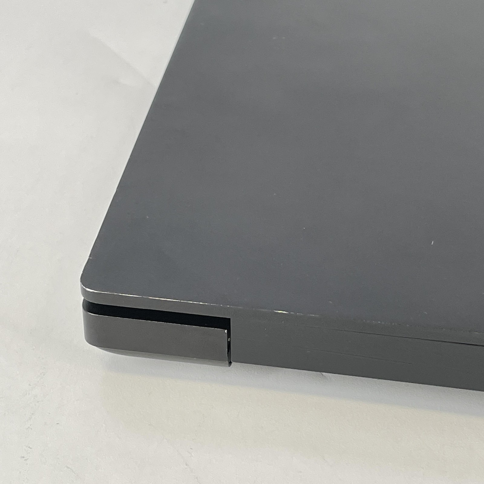 Razer Blade 15 Base 120Hz FHD i7-10750H 2.60GHz 16GB 256GB SSD GTX 1660 Ti Good