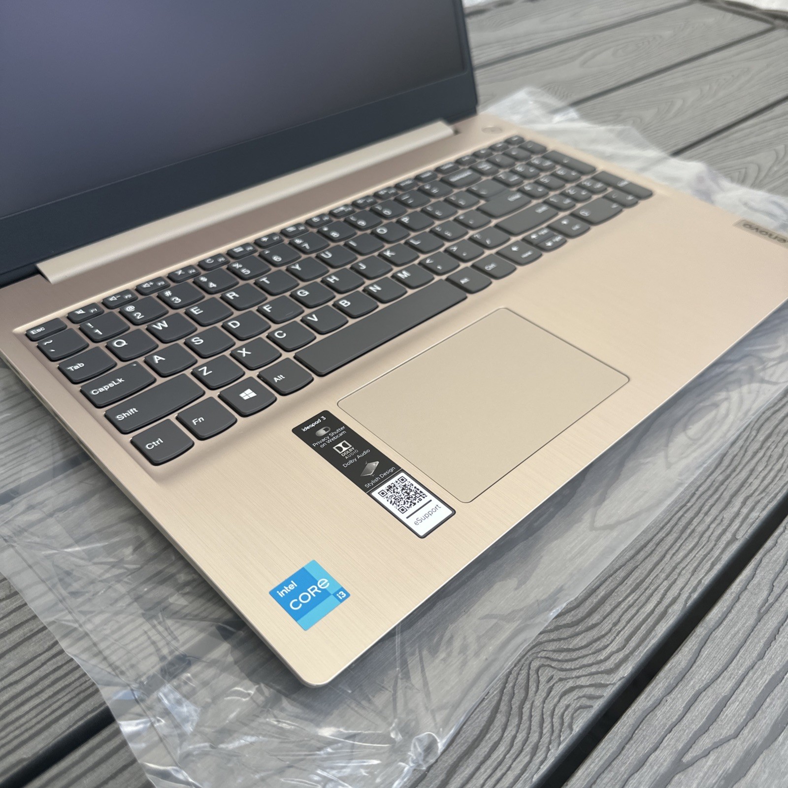 Lenovo IdeaPad 3 15.6″, 256GB SSD, Intel Core i3 11th 3.0 GHz, 8GB Ram, Laptop