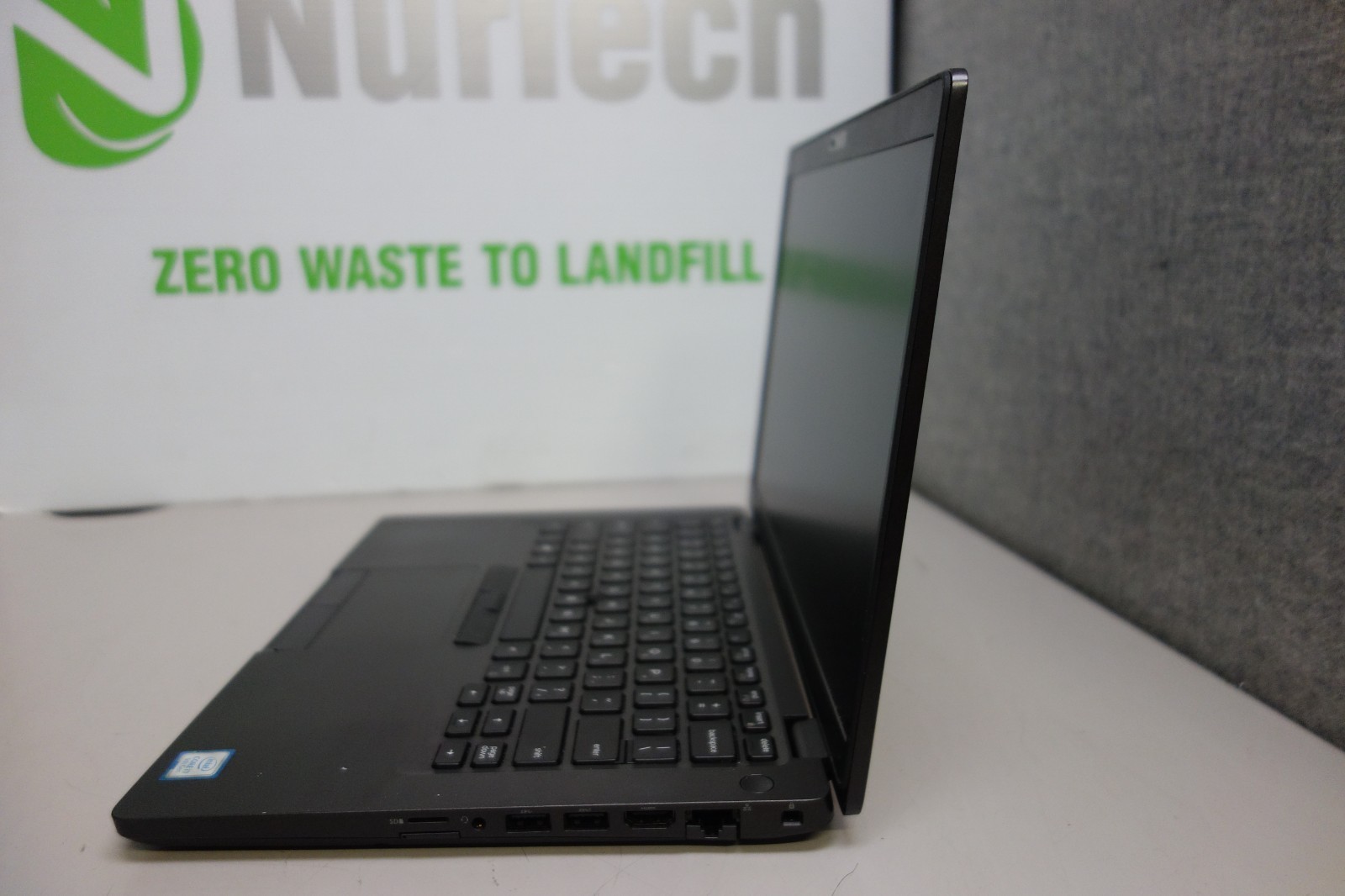 Dell Latitude 5401 14″ i7-9850H 2.6GHz 16GB/256GB m2 SSD [NO OS] Laptop + AC