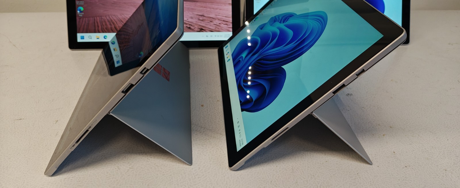 Lot Of 4pcs Of Microsoft Surface Model 1807 12.3″, Intel Core I5-7TH Gen,256gb