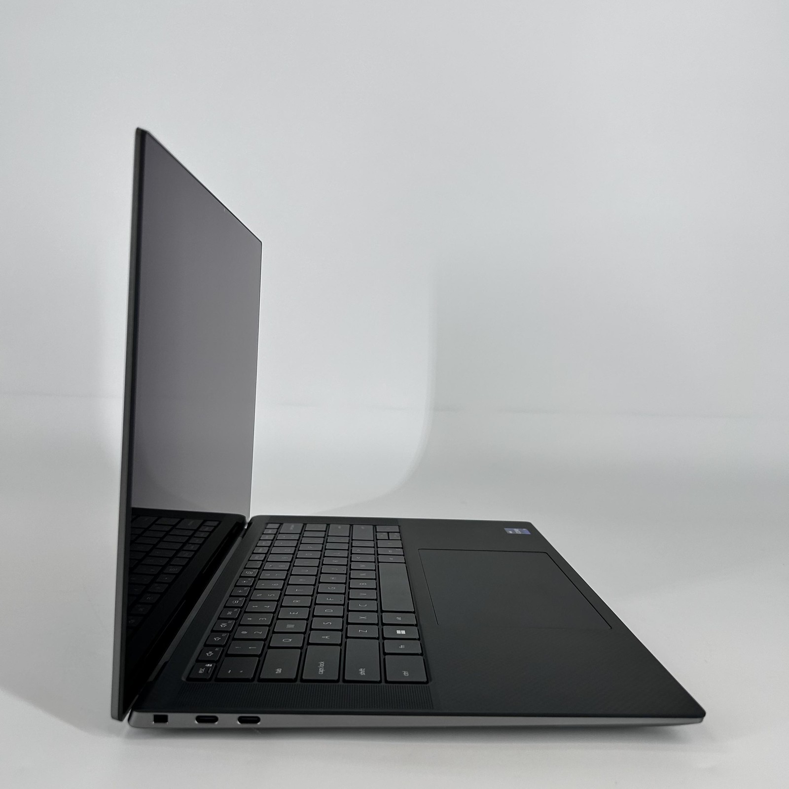 Dell Precision 5570 15.6 UHD+ 2.5 GHz i9-12900H 8GB 1TB SSD RTX A2000 Excellent