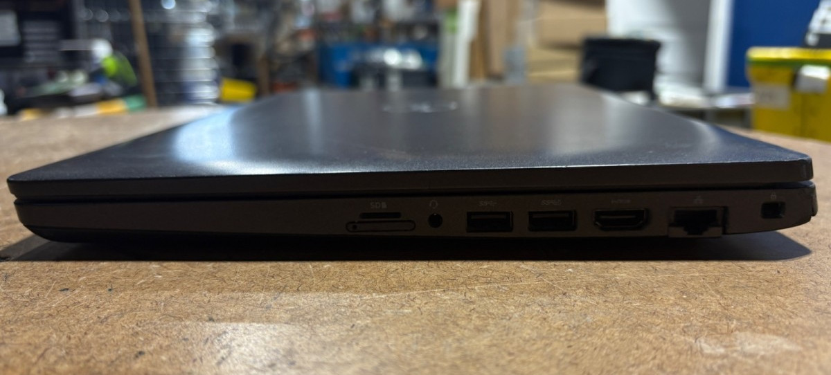 Dell Latitude 5500 15.6″ i5-8365U 16GB RAM 256GB SSD No OS/Charger
