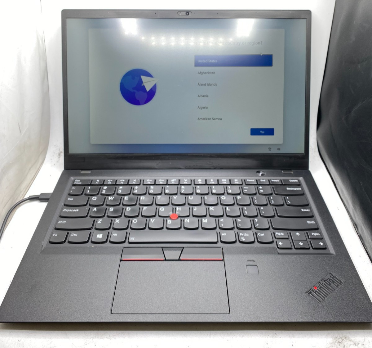 Lenovo ThinkPad X1 Carbon 7th Gen 14″ Touch Intel i7-8565U 16GB RAM 256GB SSD
