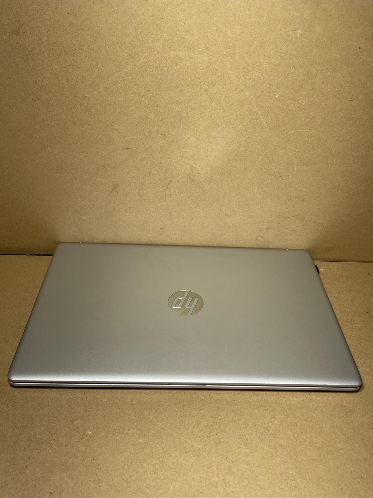 HP 17-CP2124OD R3-7320U 8GB RAM 256GB SSD