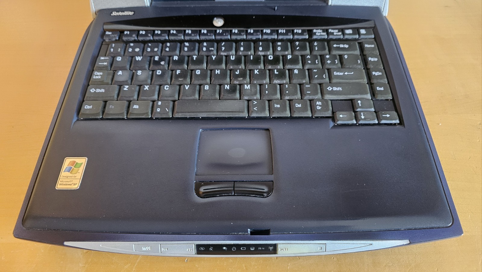ToshibaS1900 Intel Pentium 4 Ati Radeon Windows 98/XP DualBoot PC
