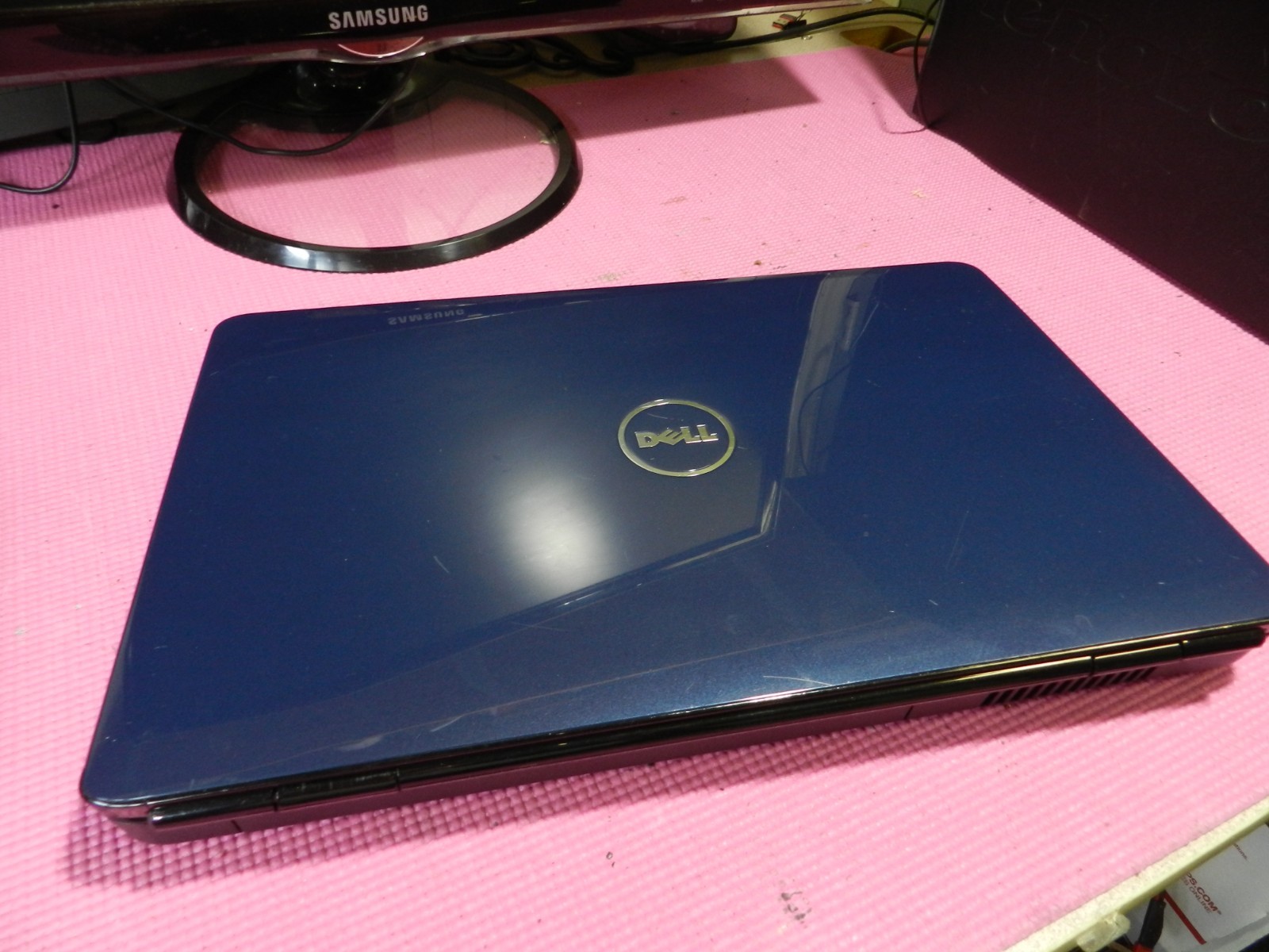 Dell Inspiron 1545 Core2 Duo P8700 @2.53ghz/4gb/No HDD w/charger – needs battery