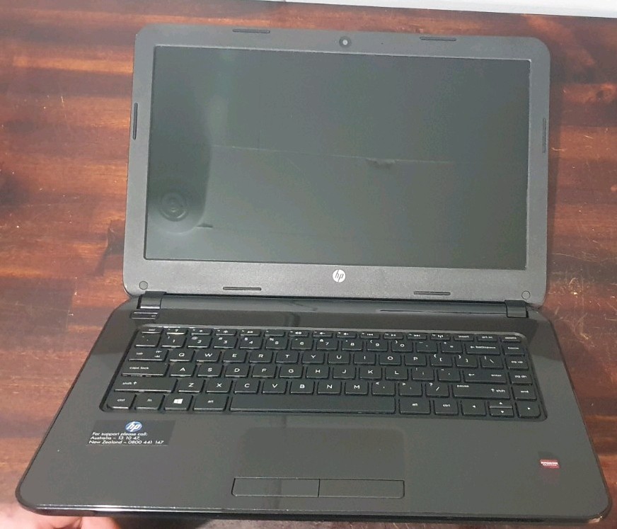 HP Pavilion 15-g071lnr Laptop, Windows 10, AMD Radeon Quad-core, 500GB, 4GB RAM.