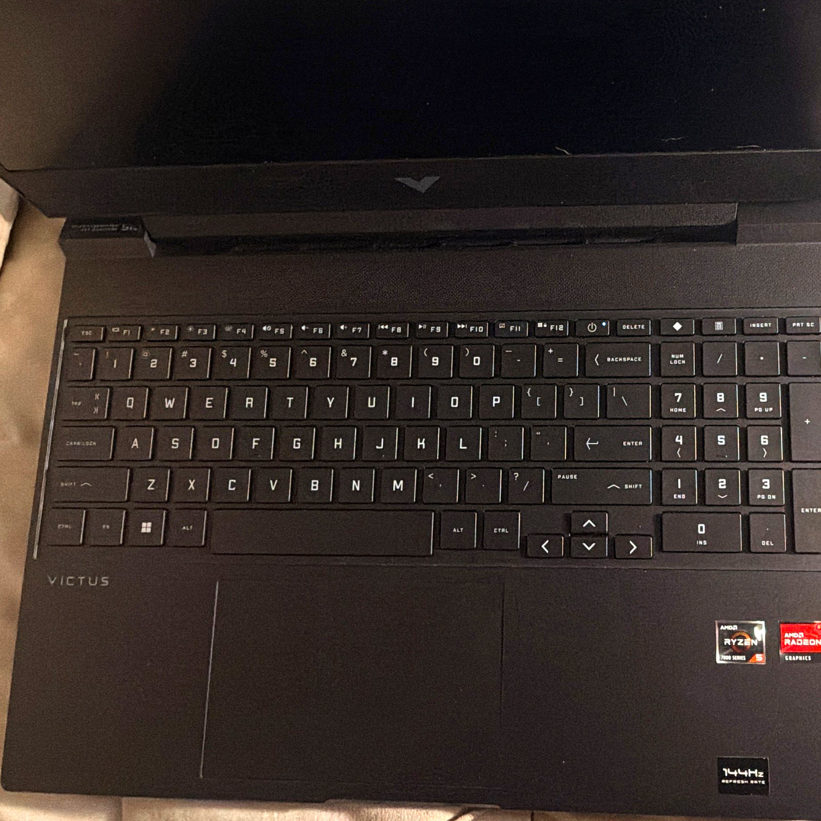 HP Victus 15, Ryzen 5 7535HS 512GB RX6550M screen not working better than 3050