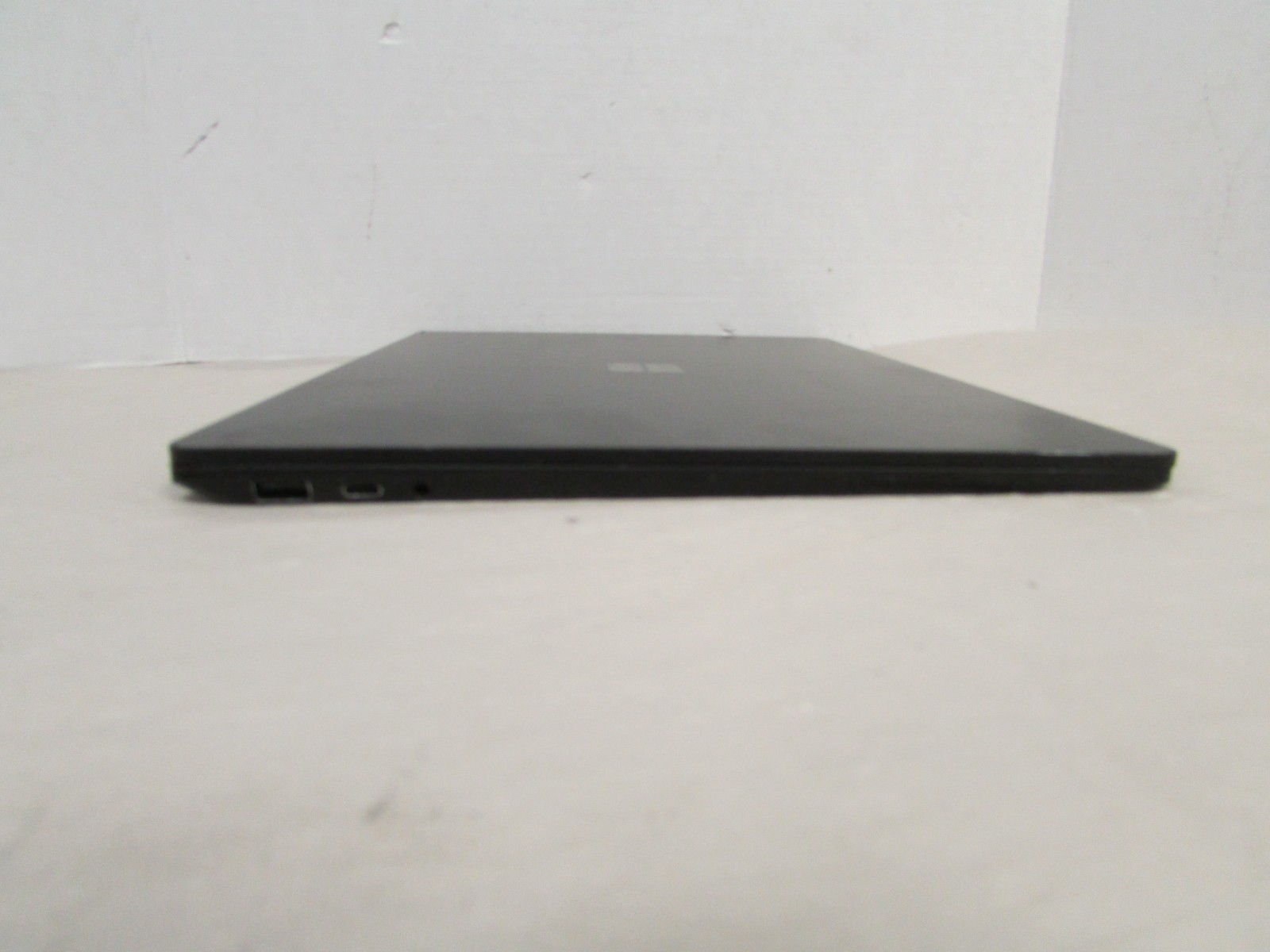 Microsoft Surface Laptop 3 1872 I7-1065G7 1.3GHz 16GB NO SSD, OS CRACKED SCREEN