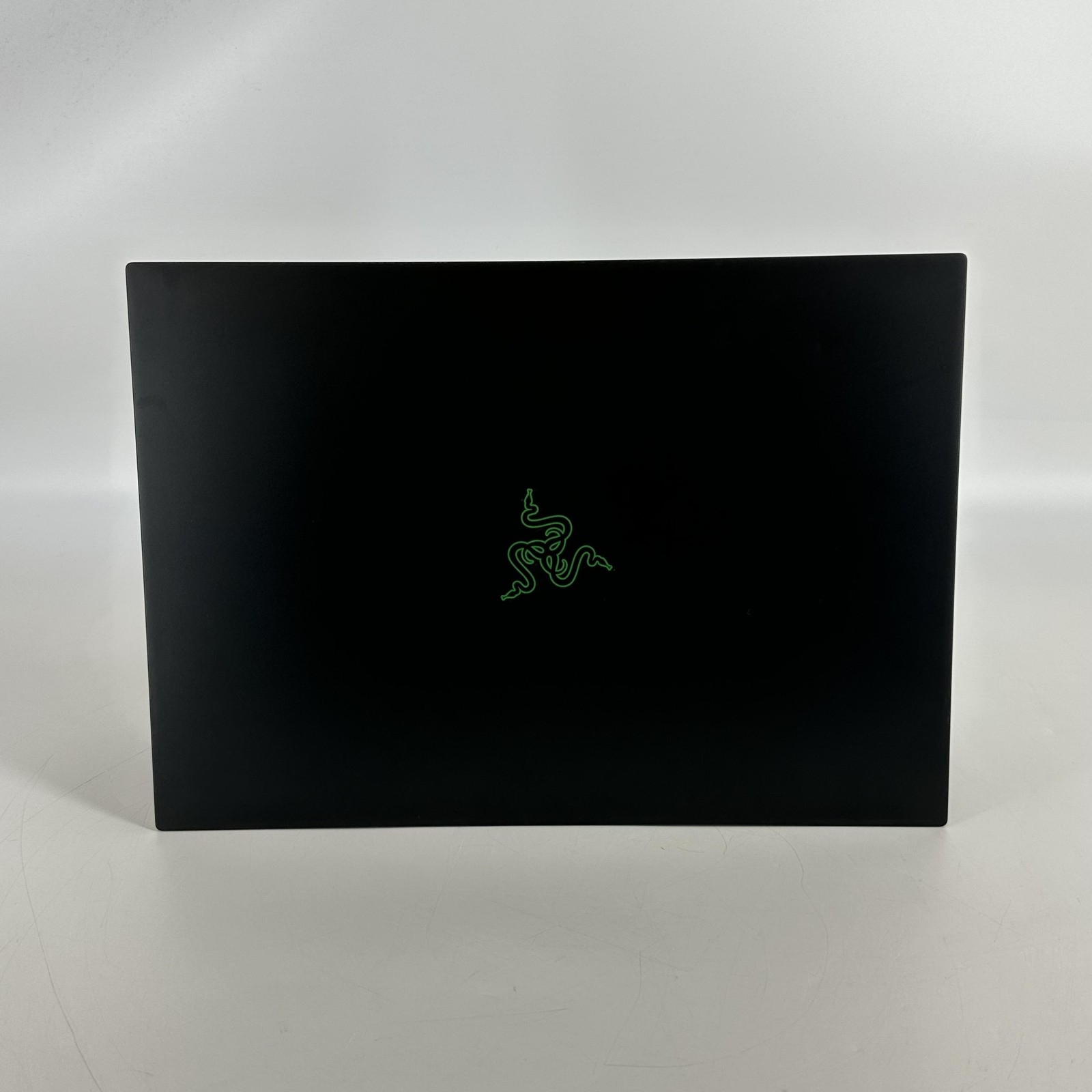 Razer Blade 16 240Hz QHD+ 2.0 GHz Ryzen AI 9 365 32GB 1TB SSD RTX 5070 Very Good
