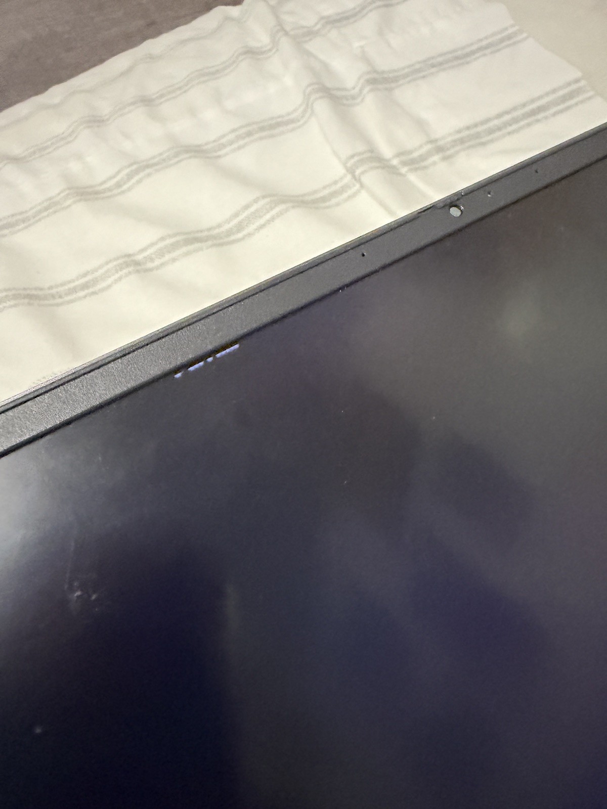 DELL Vostro 7500 Laptop i7-10750H@2.60GHz 8GB No SSD/OS Grade D
