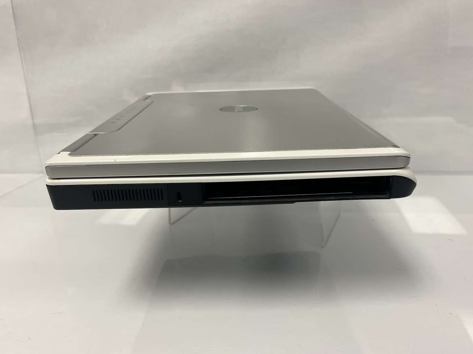 Dell Inspiron 1501 15.4″ AMD Turion 64 MK-36 2.0GHz 2GB RAM NO HDD