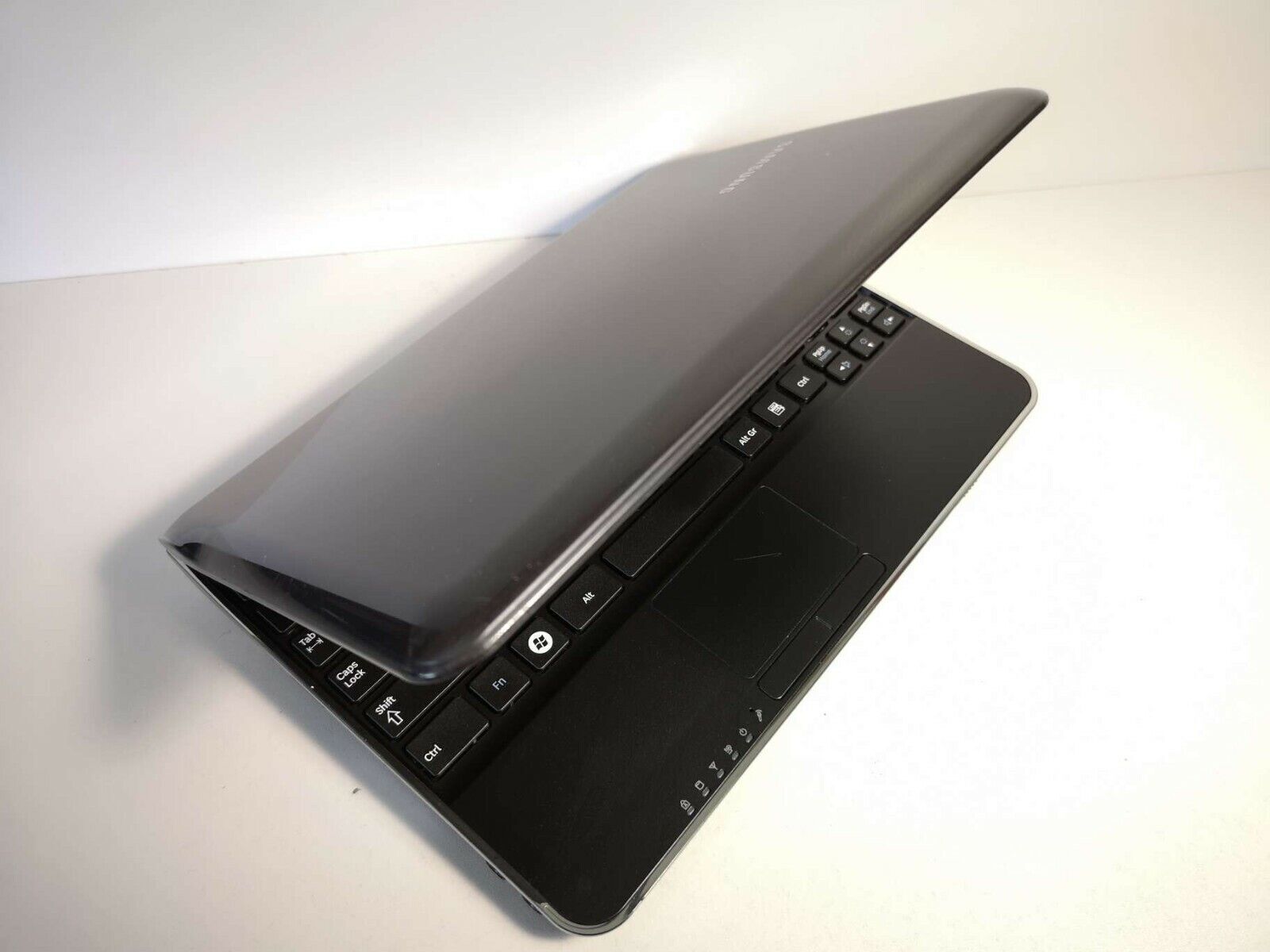 Samsung N210 PLUS 10.1” 2GB/320GB HDD ATOM N450 1.66GHz KAM 3xUSB Windows 7 Pro