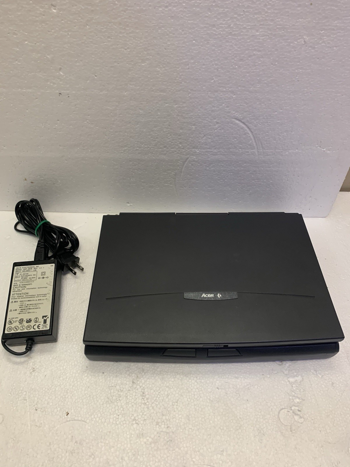 🔥Vintage~ Acer Acernote Light Pentium CPU/16MB RAM/800MB HD/Windows 95 + AC ada