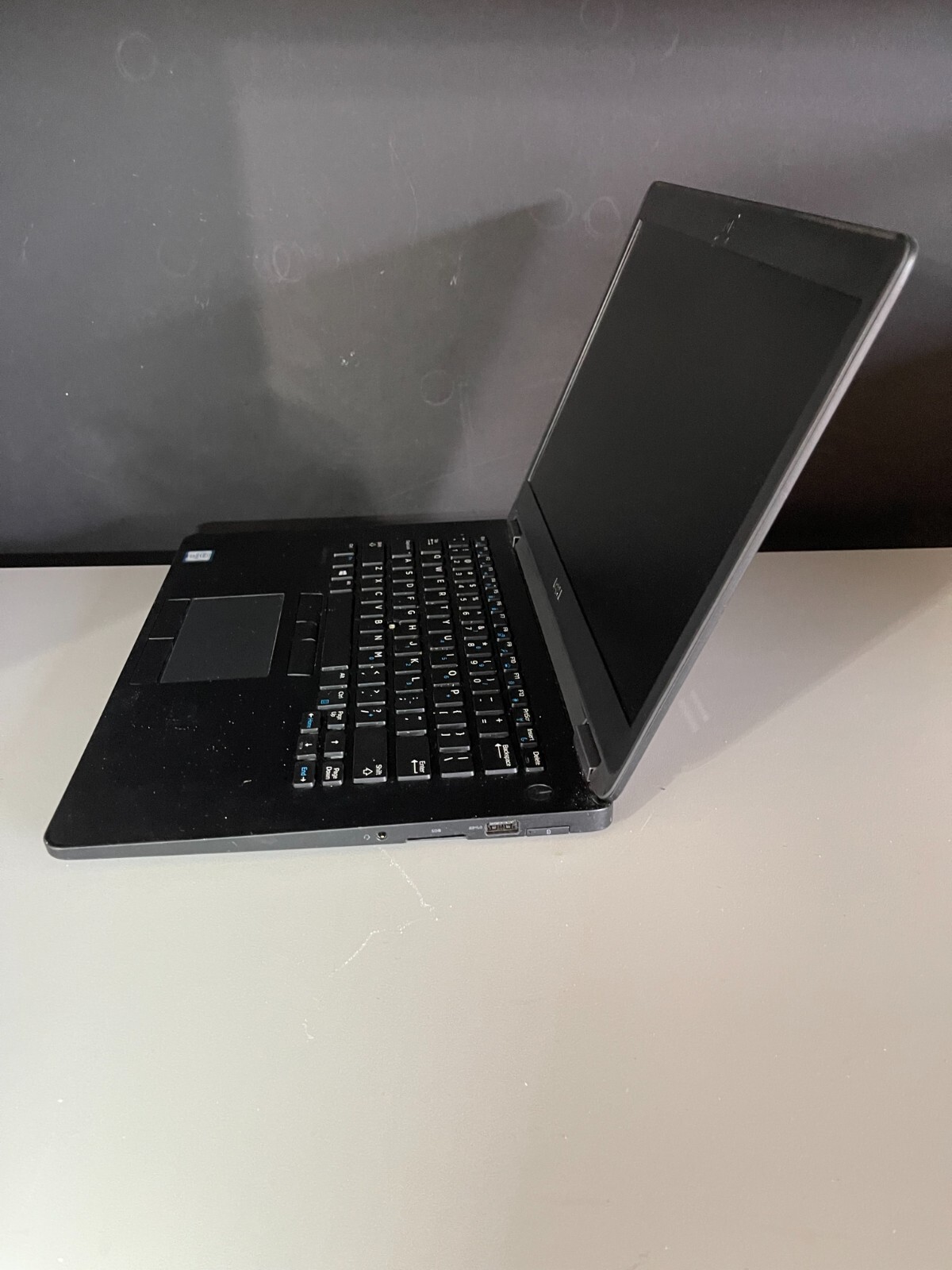 Dell Latitude E7470 14″ Intel Core i5 6th Gen 2.3GHz FOR PART ONLY