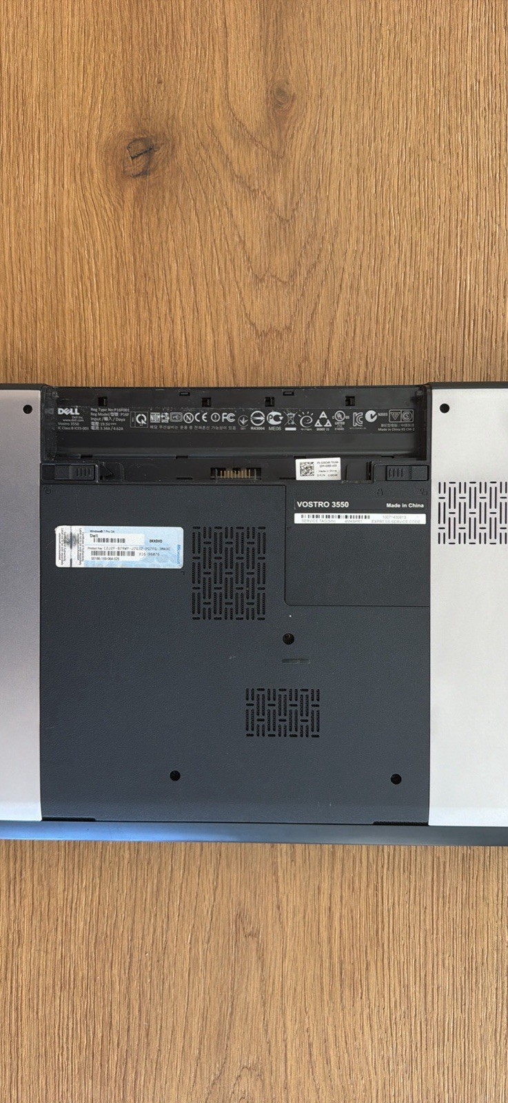 Dell Vostro 3550 15” Intel Core i5-2450M 2.50 GHz 4GB RAM NO HDD / NO BATTERY