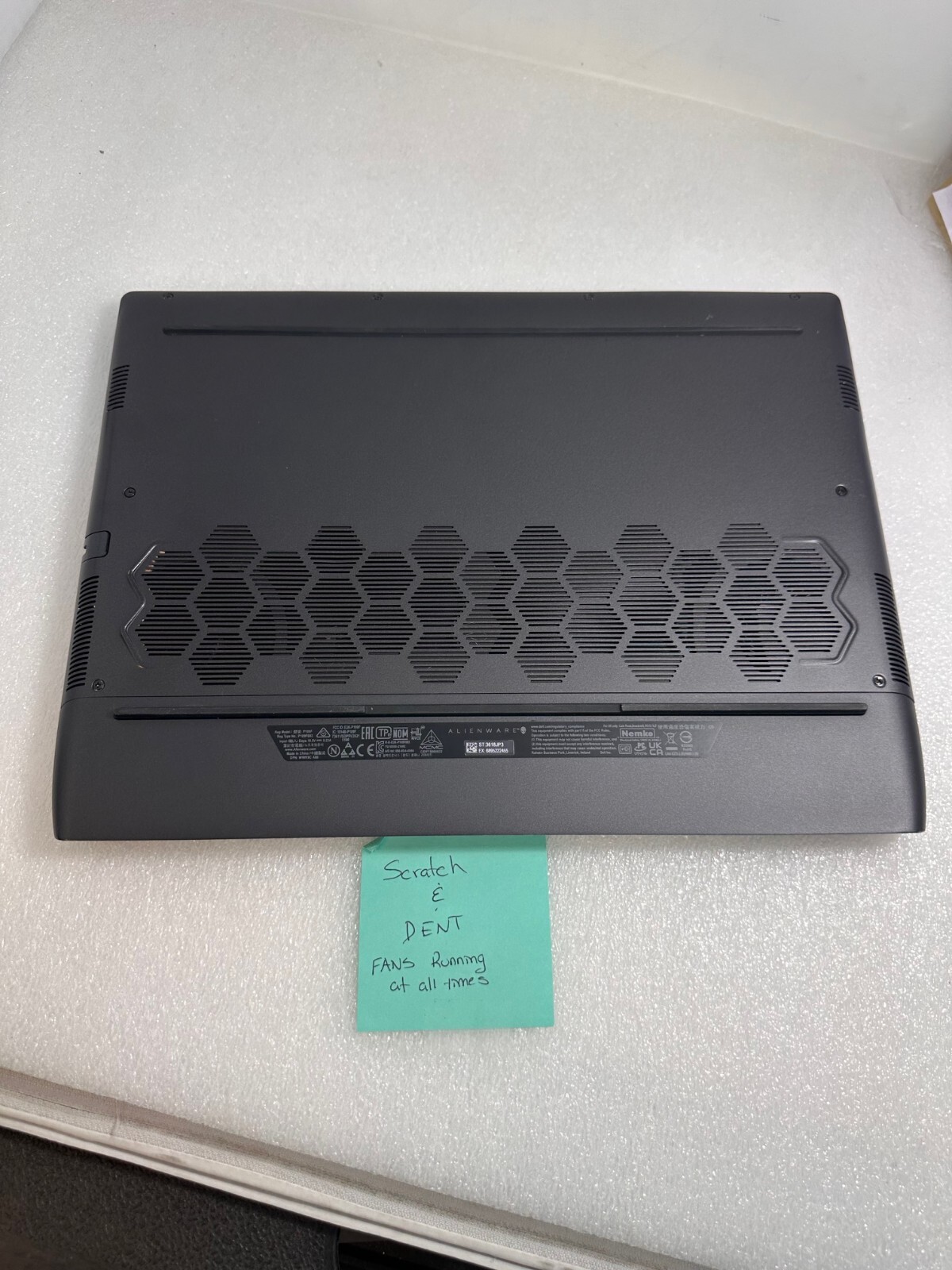 Dell Alienware 15.6″ FHD m15 Ryzen Edition R5 AMD Ryzen 7 8500U 8gb ram 256gb