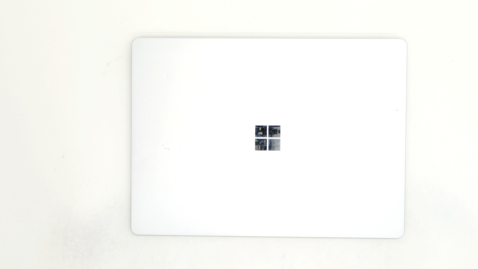 Microsoft Surface Laptop 14″ i7-7660u 16GB 512GB – Fair READ DESC