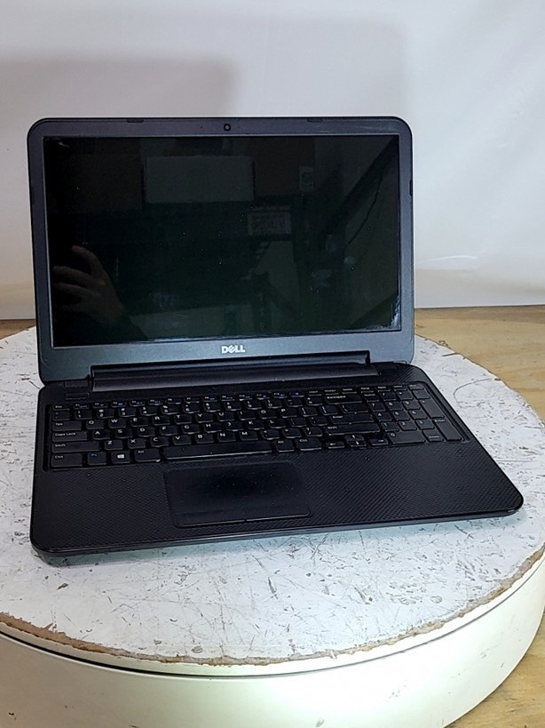 DELL INSPIRON 3521 Laptop Intel Celeron 1007U 8GB 320GB