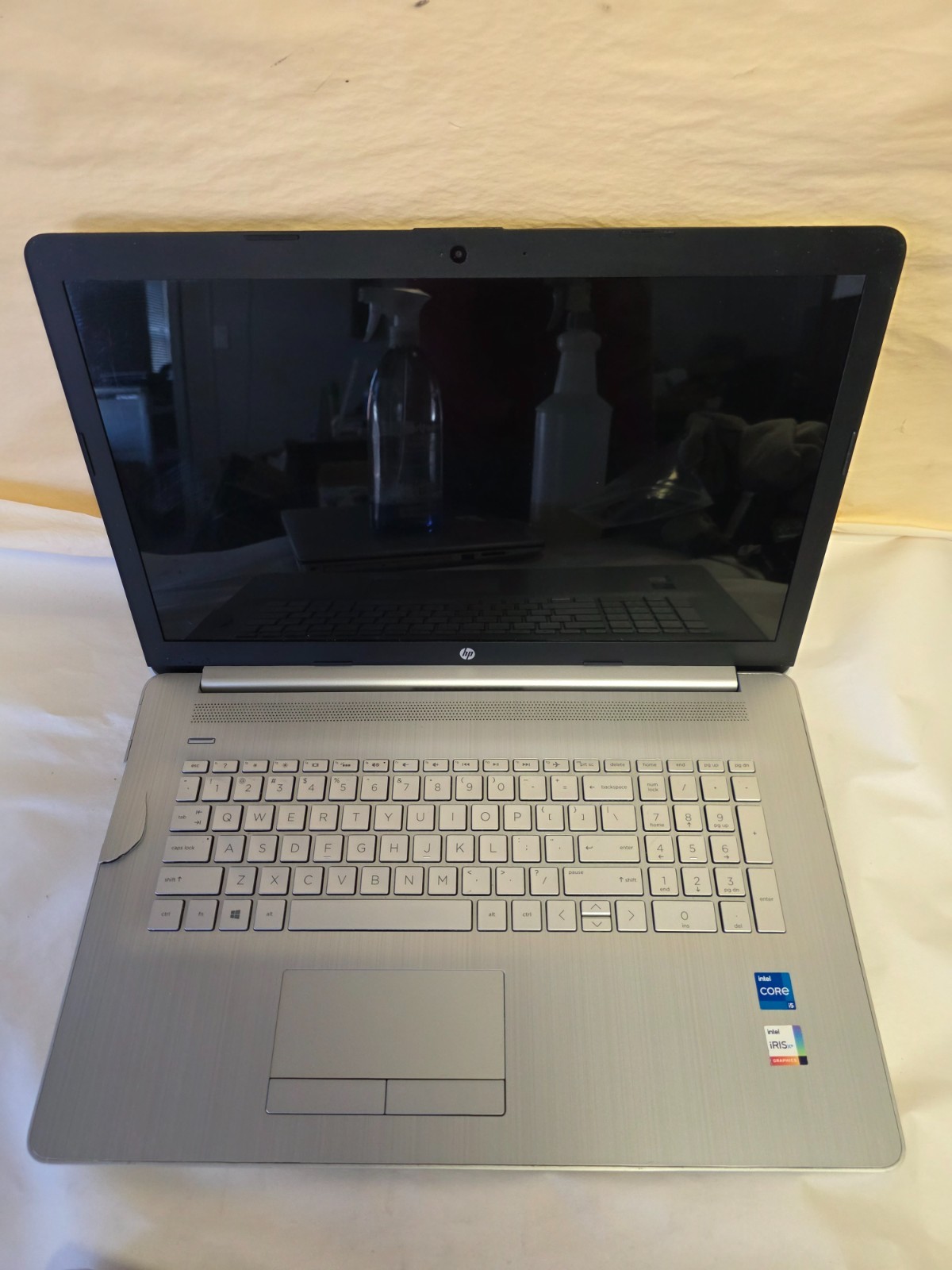No Power HP 17 17″ Laptop Intel i5 11th or 12th Gen! – No Ram, No HDD, Look