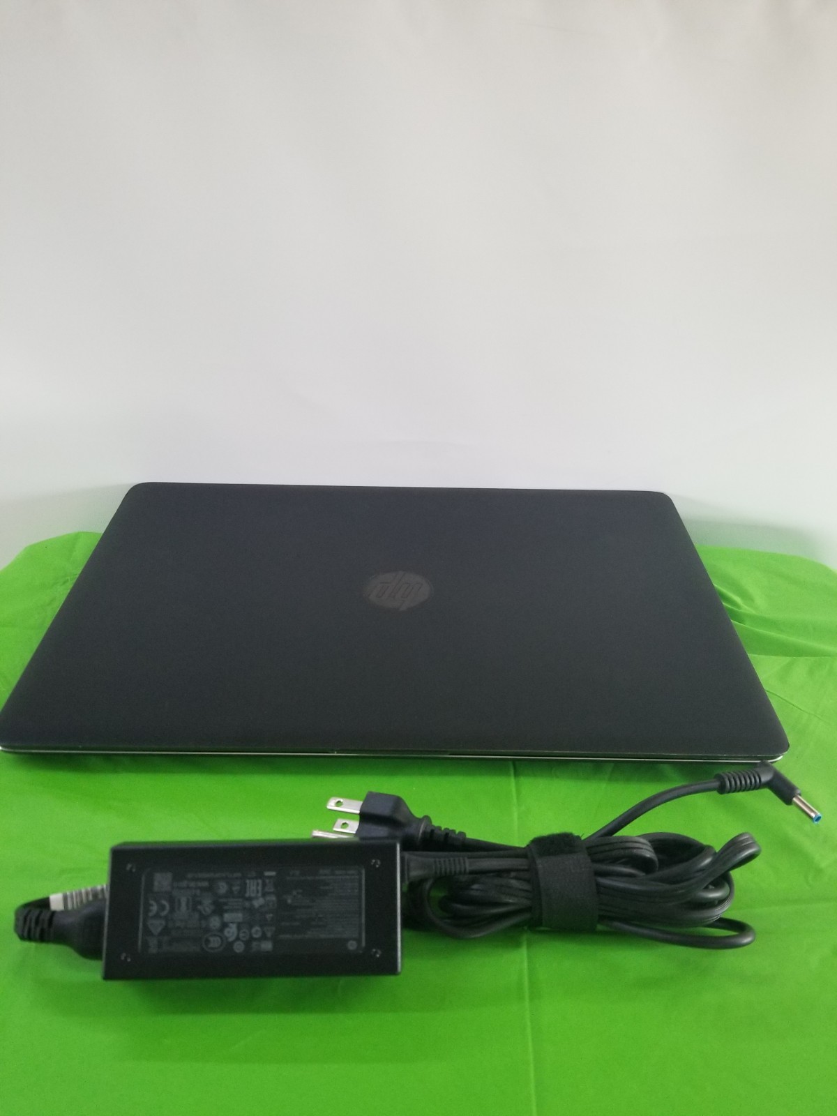 HP ZBook 15 G3 15.6” Xeon E3-1545M V5 2.90GHz 16GB RAM 256GB NVMe WIN 11