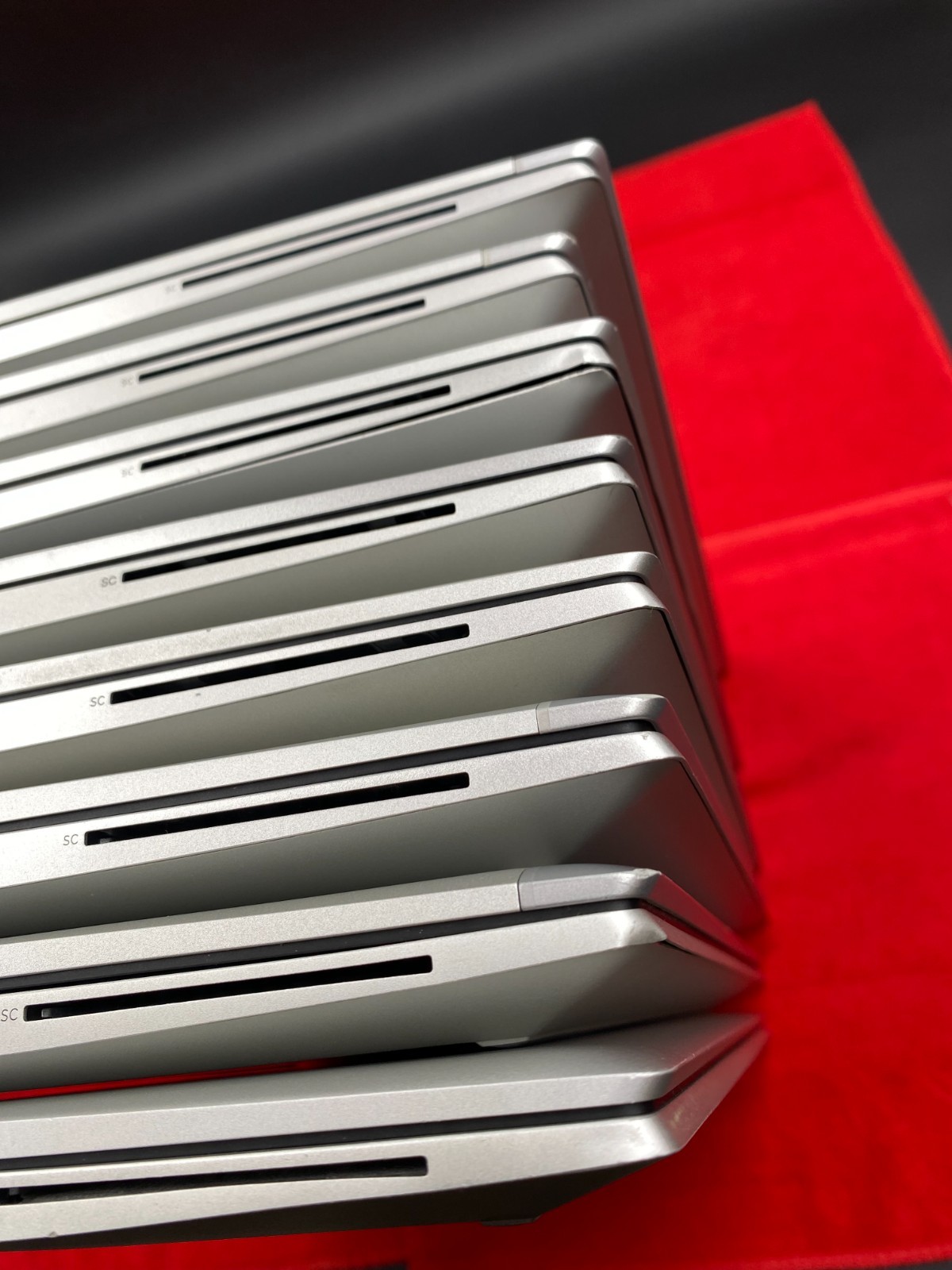 8 LOT HP ELITEBOOK 840 G8 14″ i7-1185G7 16GB RAM 256GB NVMe WINDOWS 11 NOAC