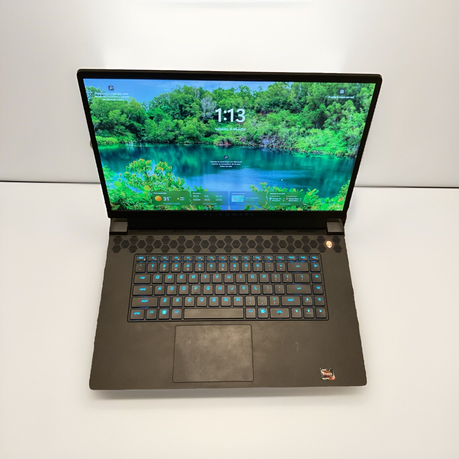 Alienware M17 R5 17.3” (1TB SSD. AMD Ryzen 9 6900HX, 4.9GHz 16GB RAM) Gaming…