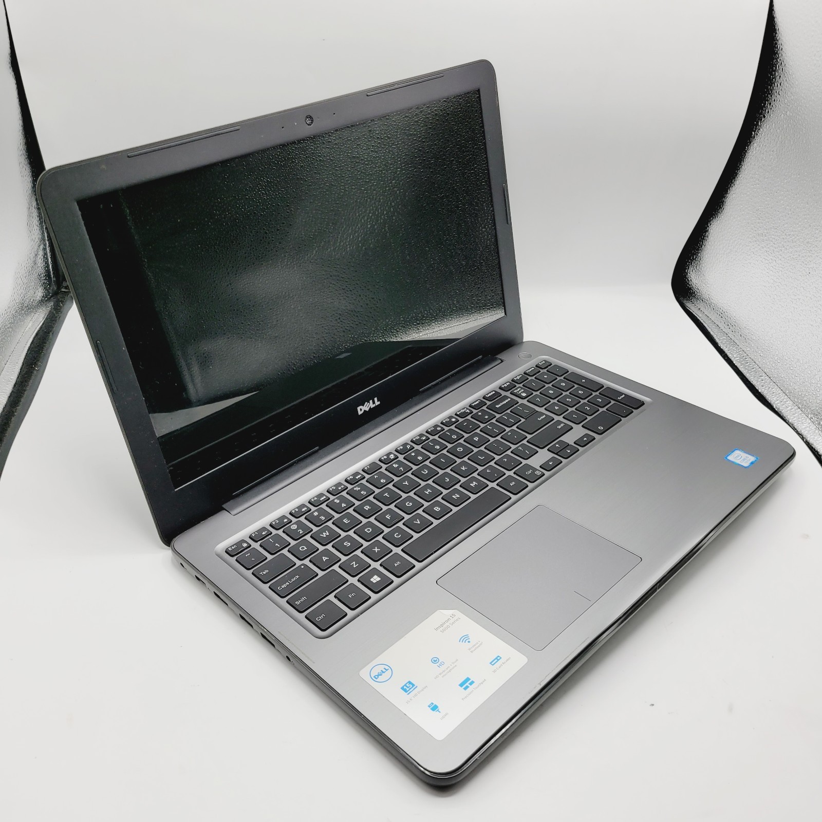 Dell Inspiron P66F Core i5-7th Gen No RAM No HDD 15.6″ – FOR PARTS