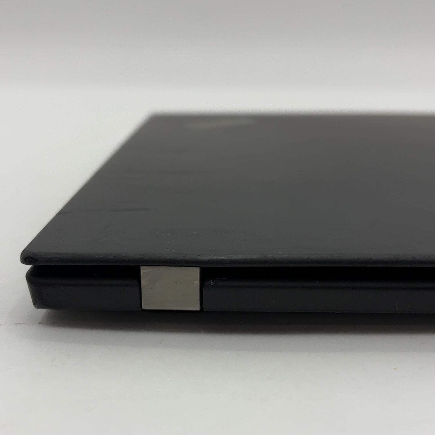 Broken Lenovo ThinkPad X1 Carbon Gen 5 20HR000DUS 14″ i5-7300U 8GB RAM 256GB Bad