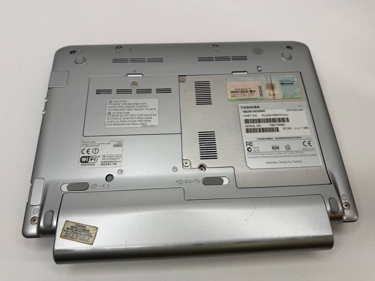 Toshiba NB205 Netbook 10.1″ Intel Atom N280 1.66GHz Windows 7 Starter Working